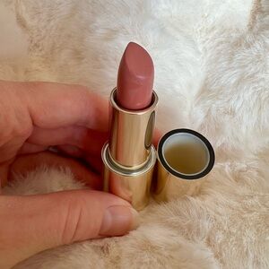 Becca Ultimate Lipstick Love in shade Bare